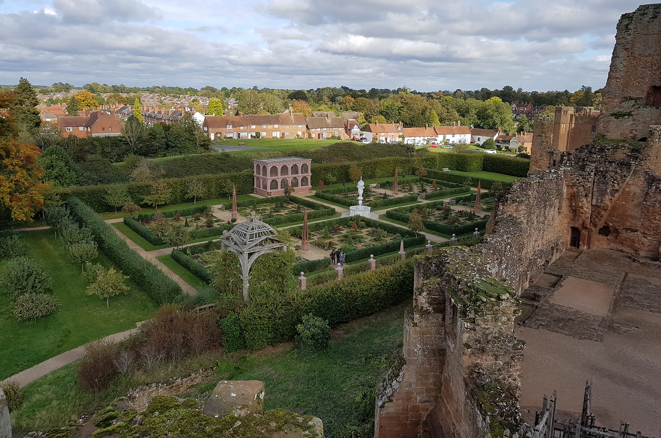 Elizabethan Garden